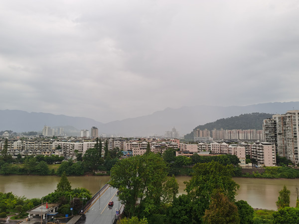 雨城发生降雨闪现 雅安天全努力完成“暴雨指标”